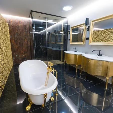Royal Apartment *